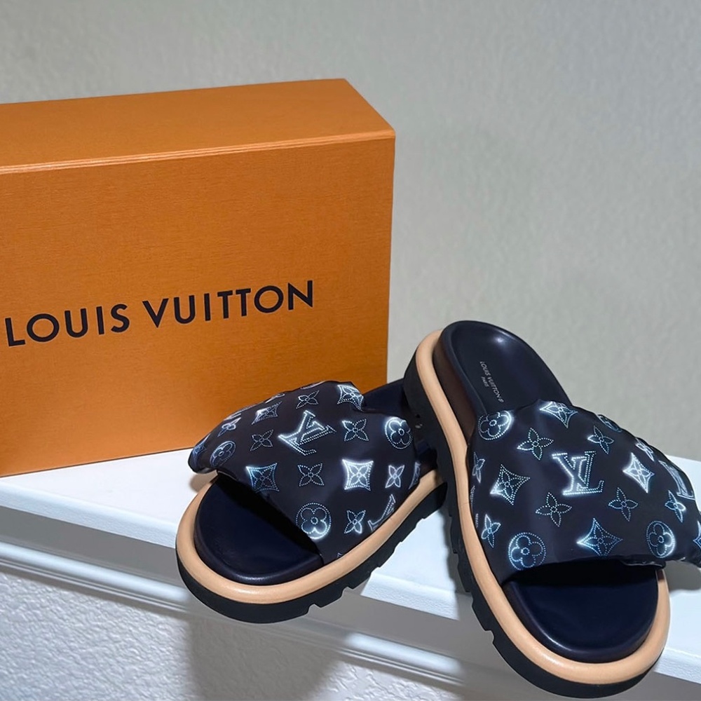 Louis Vuitton Pool Pillow Comfort Mules